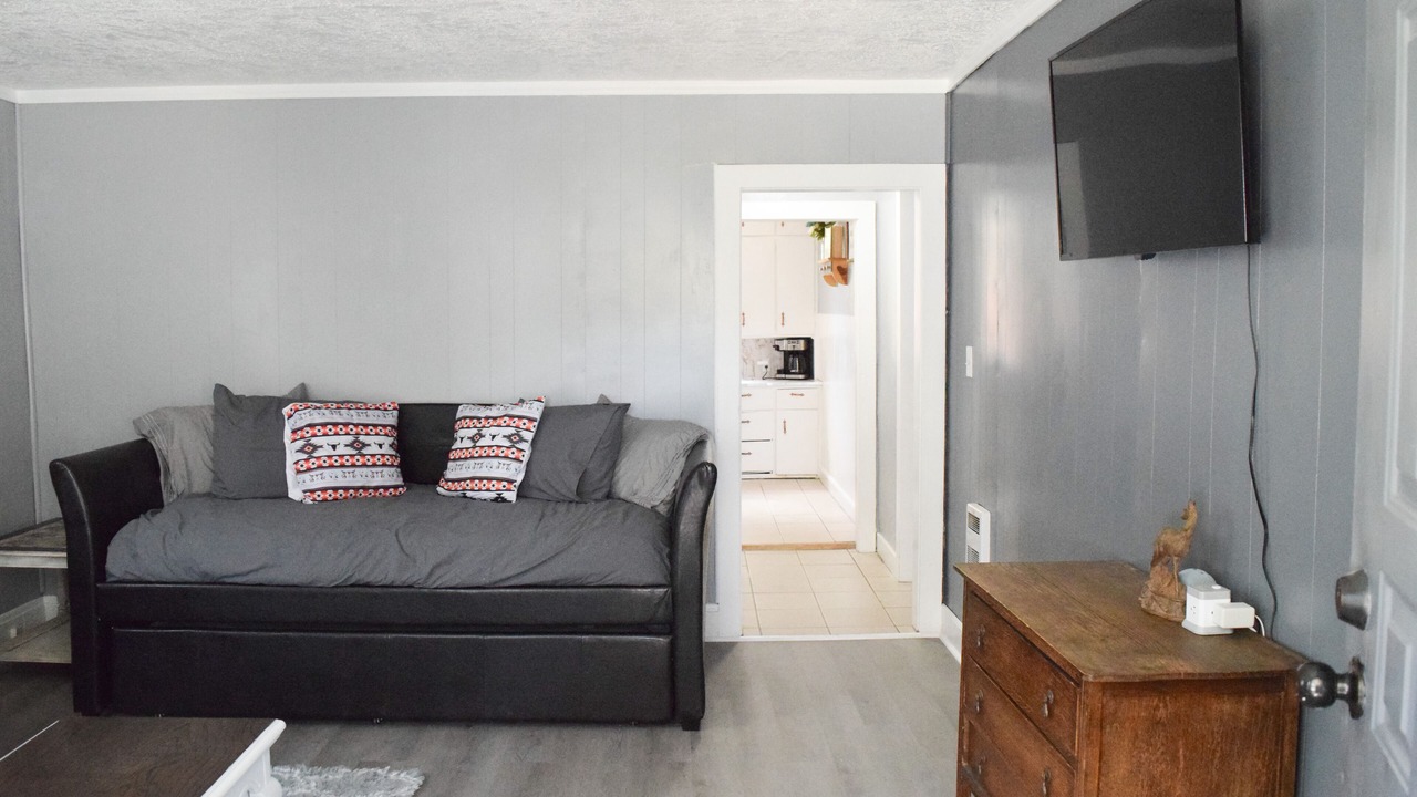 Photo of Livingroom in Cokeville