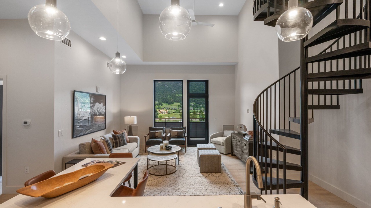 Photo of Livingroom in Big Sky