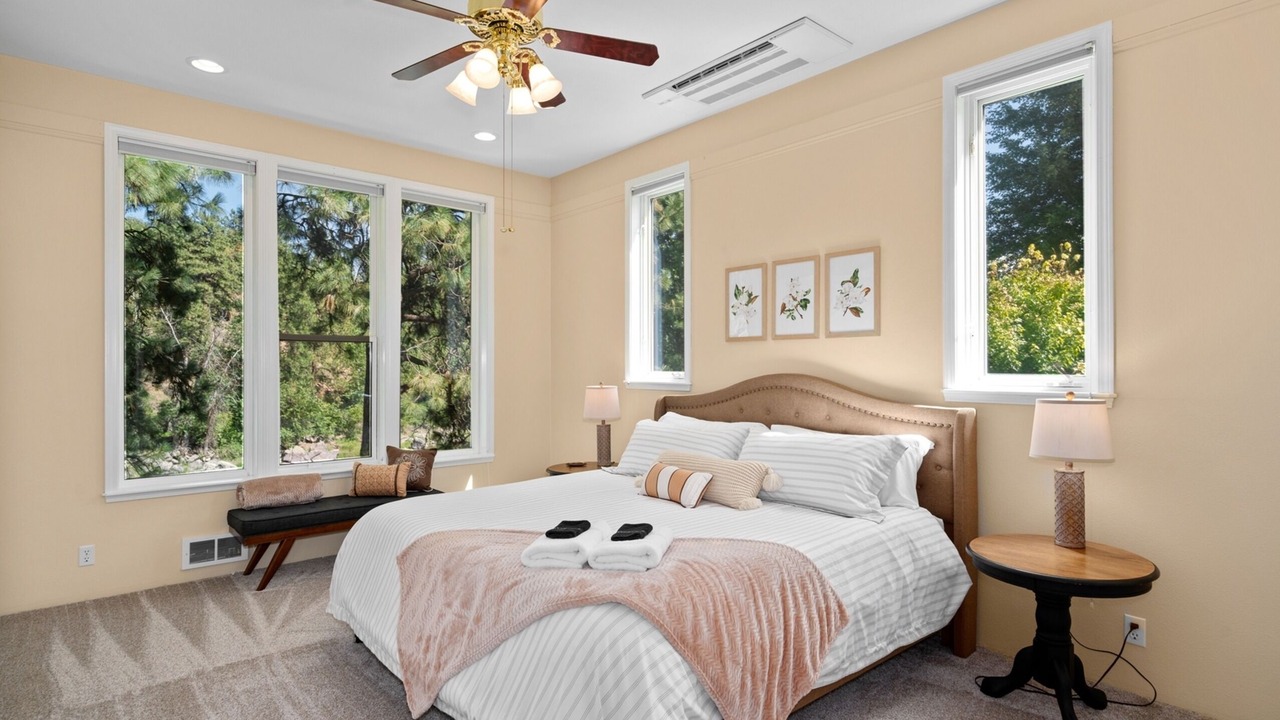 Photo of Bedroom in Leavenworth