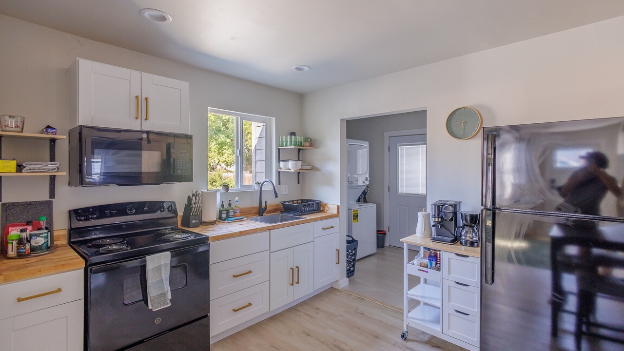 Photo of Kitchen in Downtown Klamath Falls