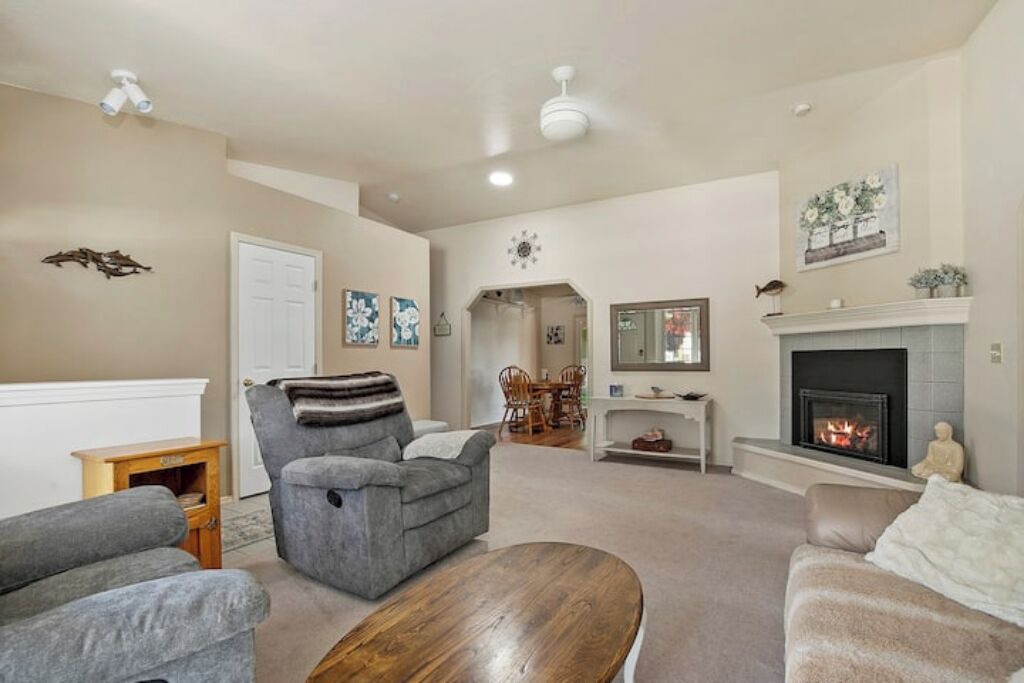 Photo of Livingroom in Eagle