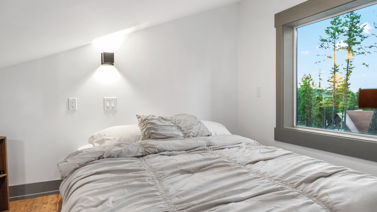 Photo of Bedroom in Lakeside