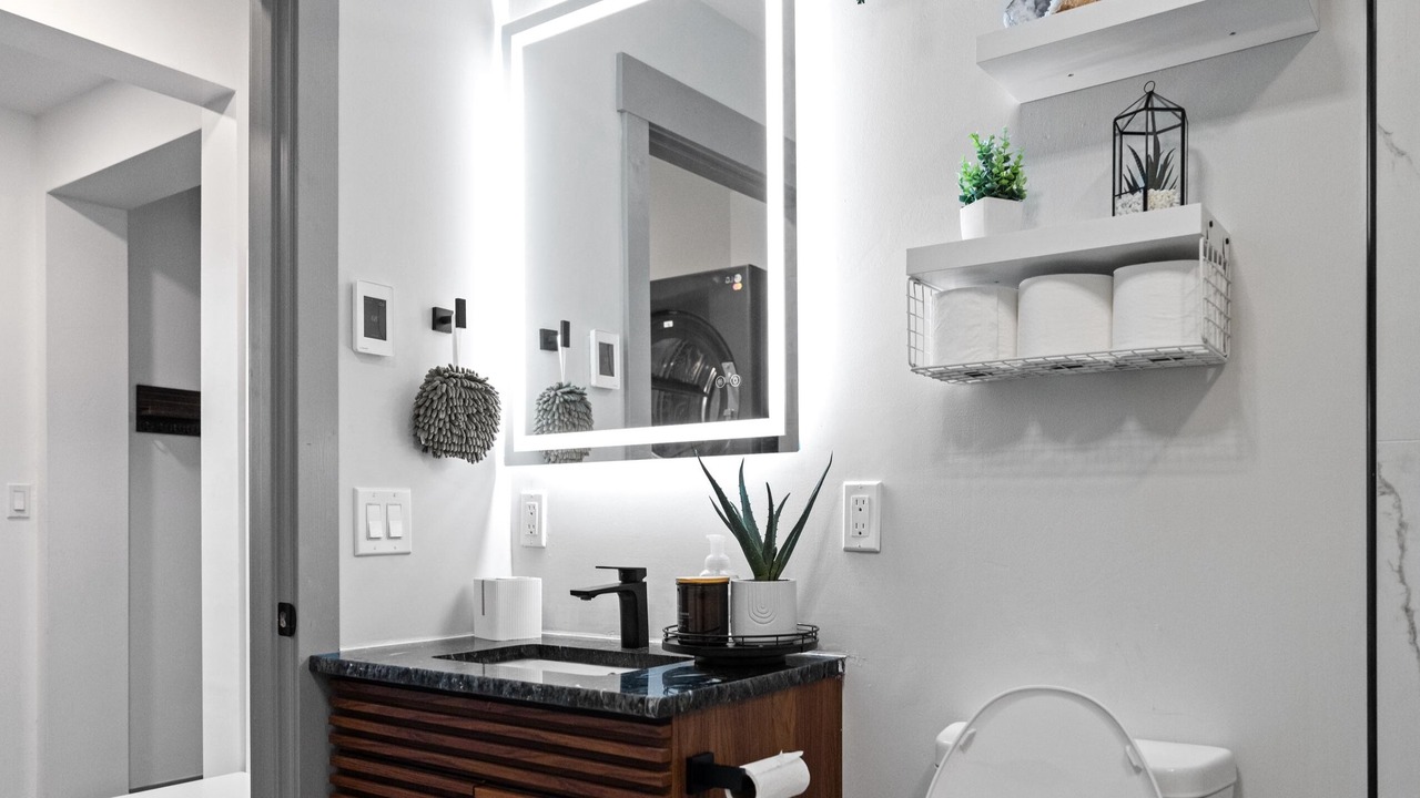 Photo of Bathroom in Lakeside