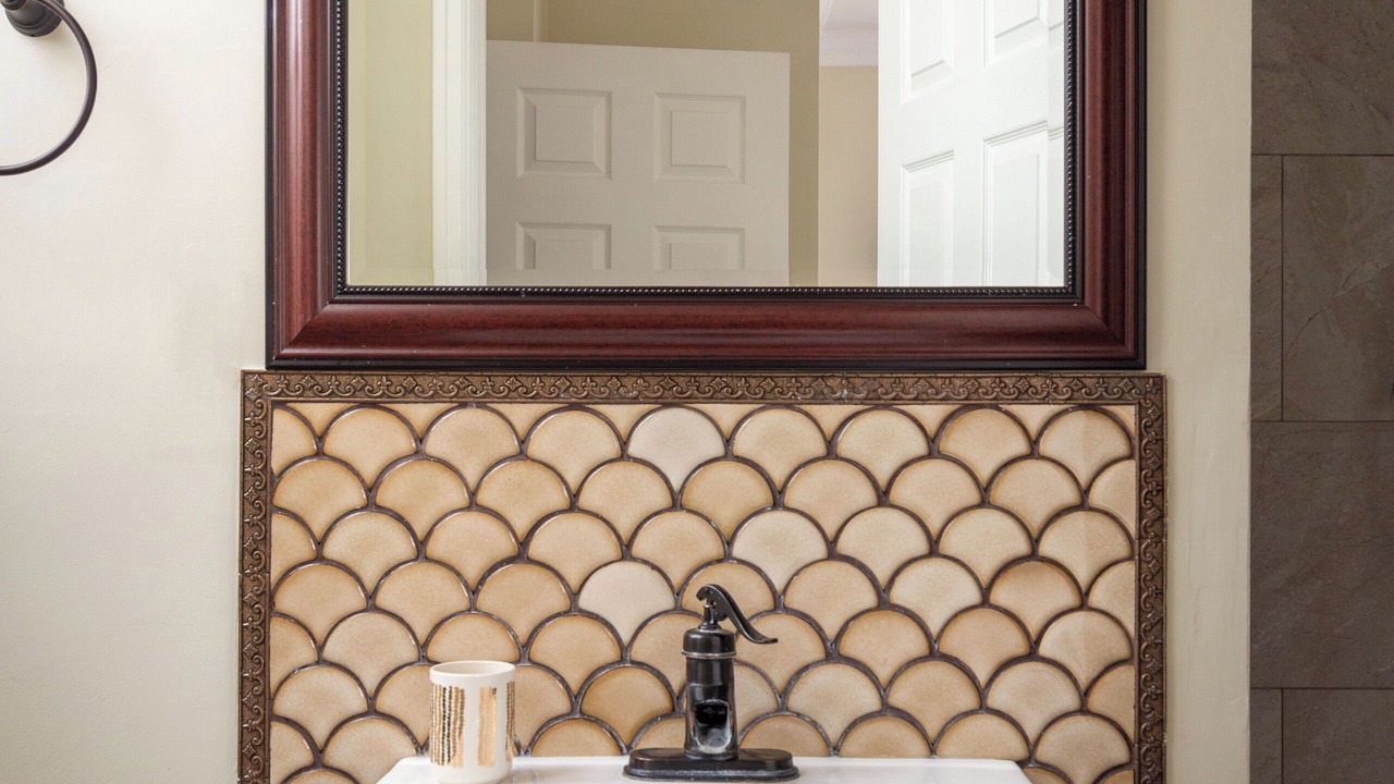 Photo of Bathroom in Rossmoyne