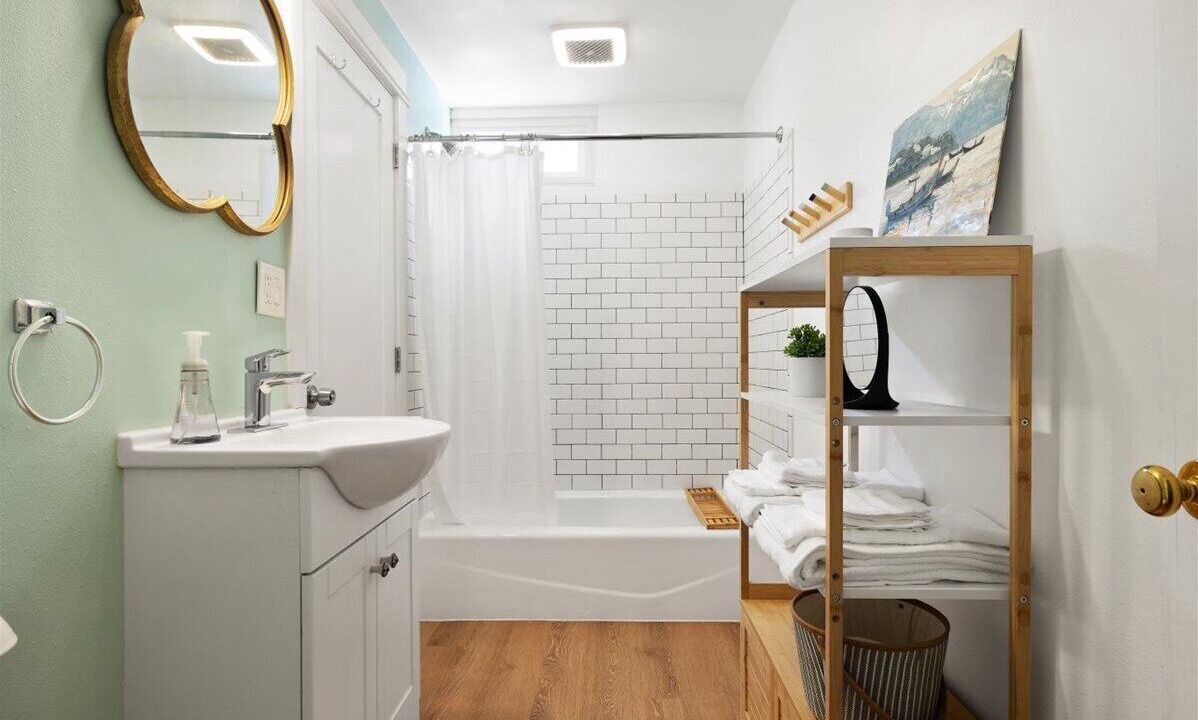 Photo of Bathroom in Central - Terry