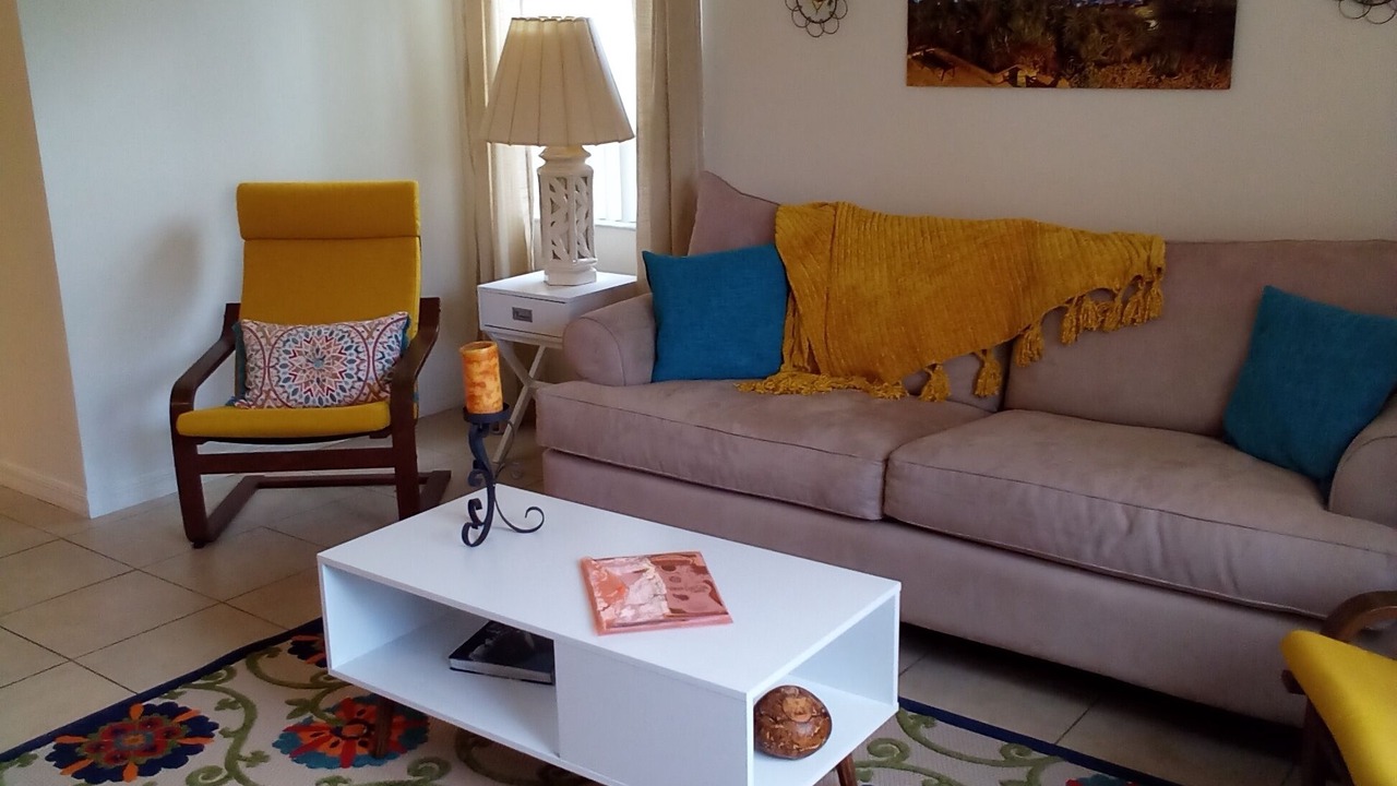 Photo of Livingroom in Alhambra Villas