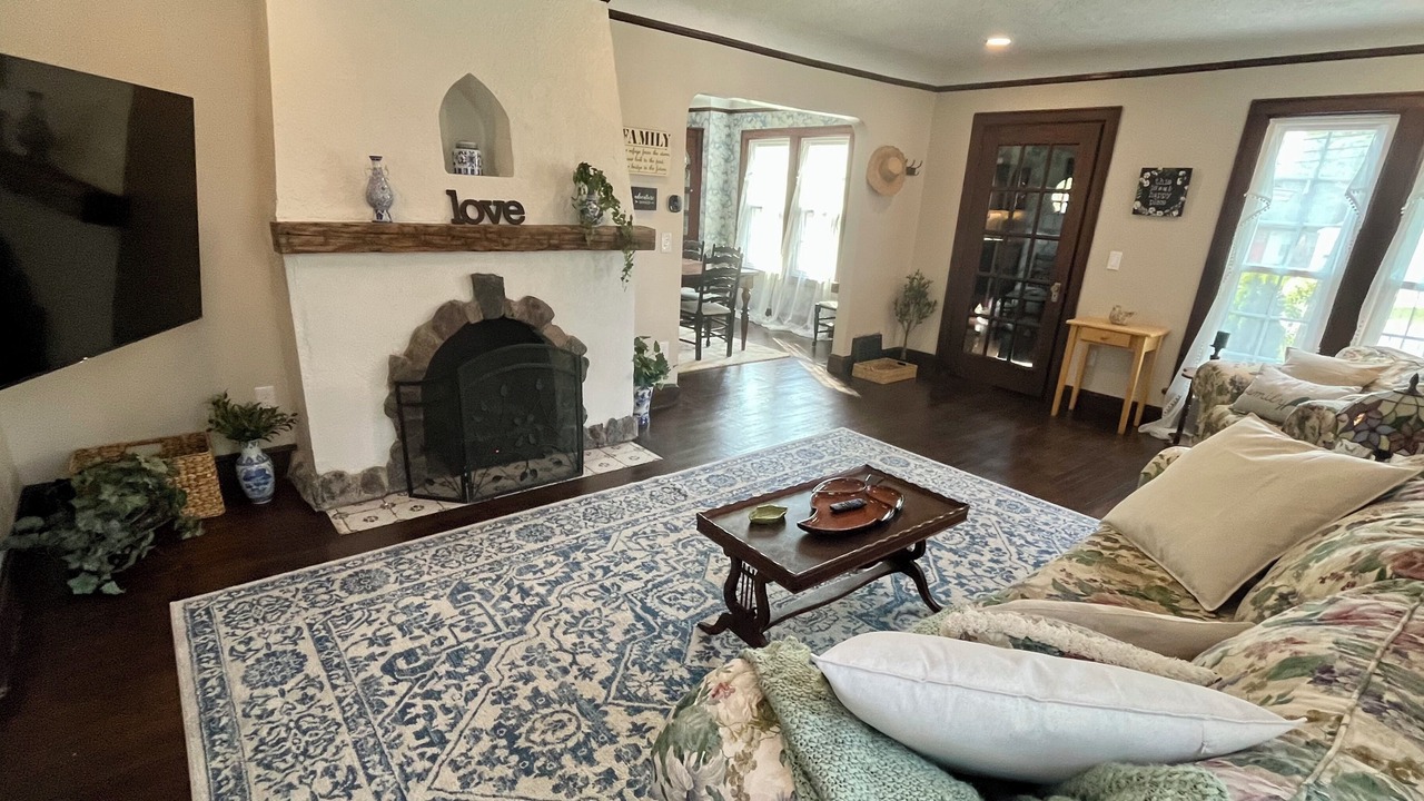 Photo of Livingroom in Berea