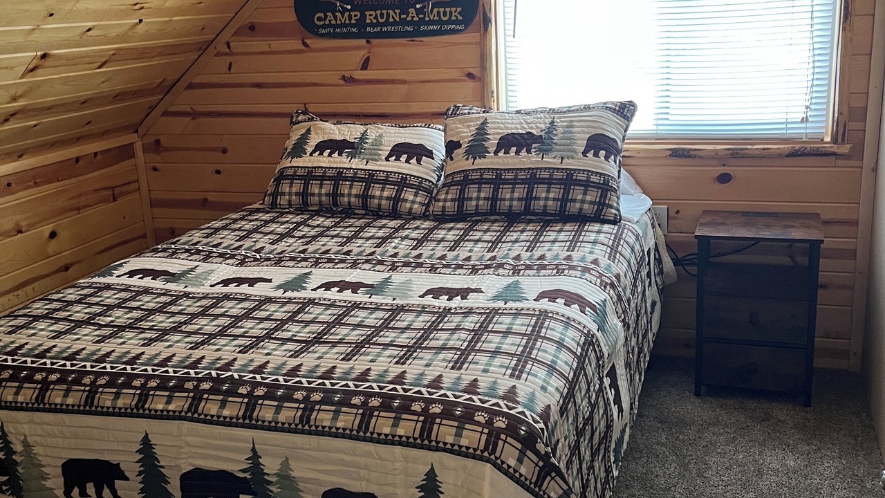 Photo of Bedroom in Island Park