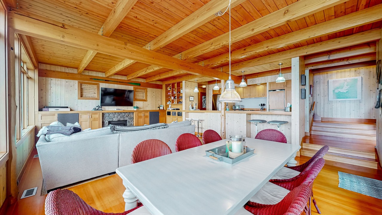 Photo of Livingroom in Hayden Lake