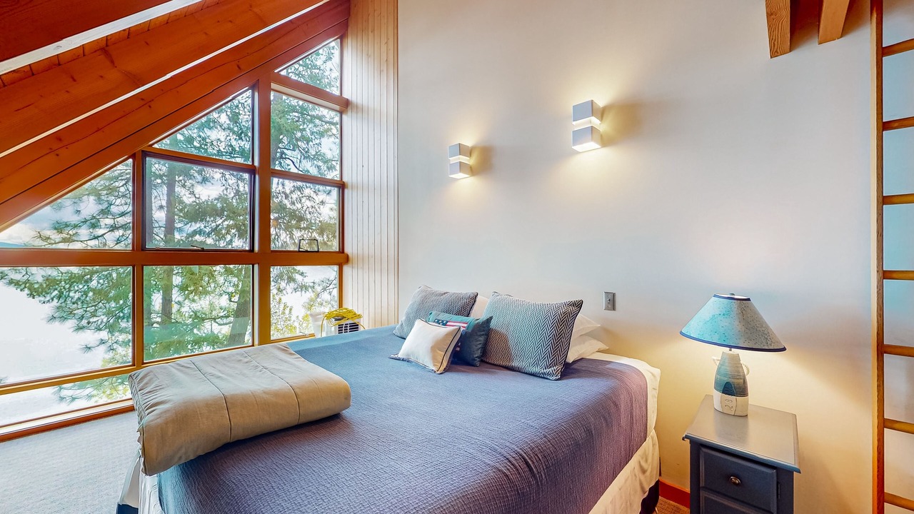 Photo of Bedroom in Hayden Lake