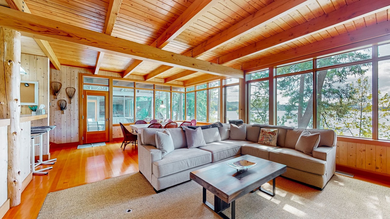 Photo of Livingroom in Hayden Lake
