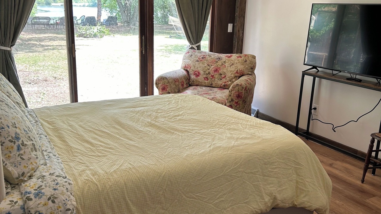 Photo of Bedroom in Berea