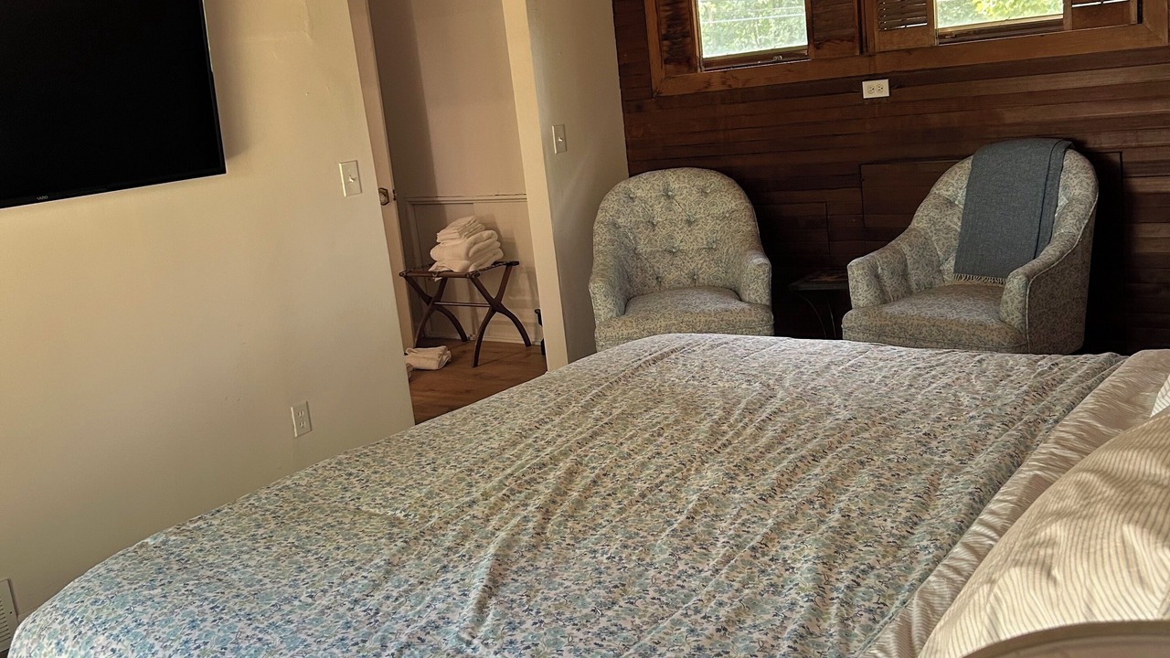 Photo of Bedroom in Berea