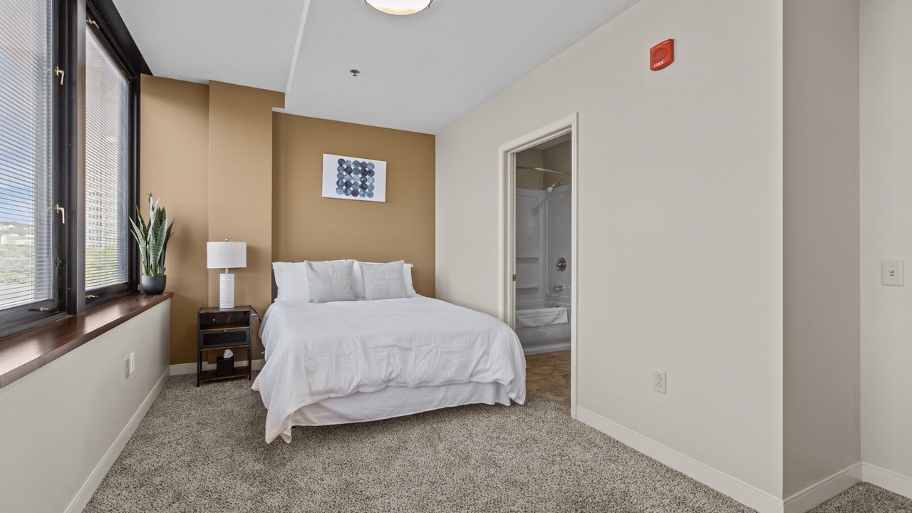 Photo of Bedroom in Downtown Pittsburgh