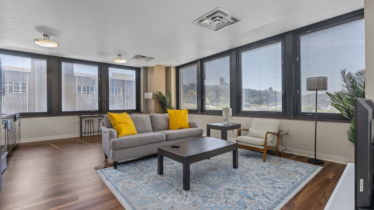 Photo of Livingroom in Downtown Pittsburgh