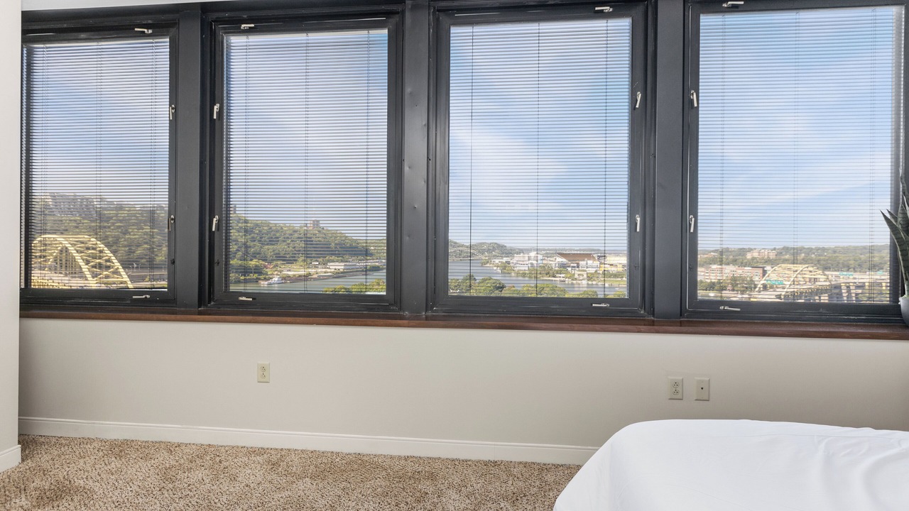 Photo of Bedroom in Downtown Pittsburgh