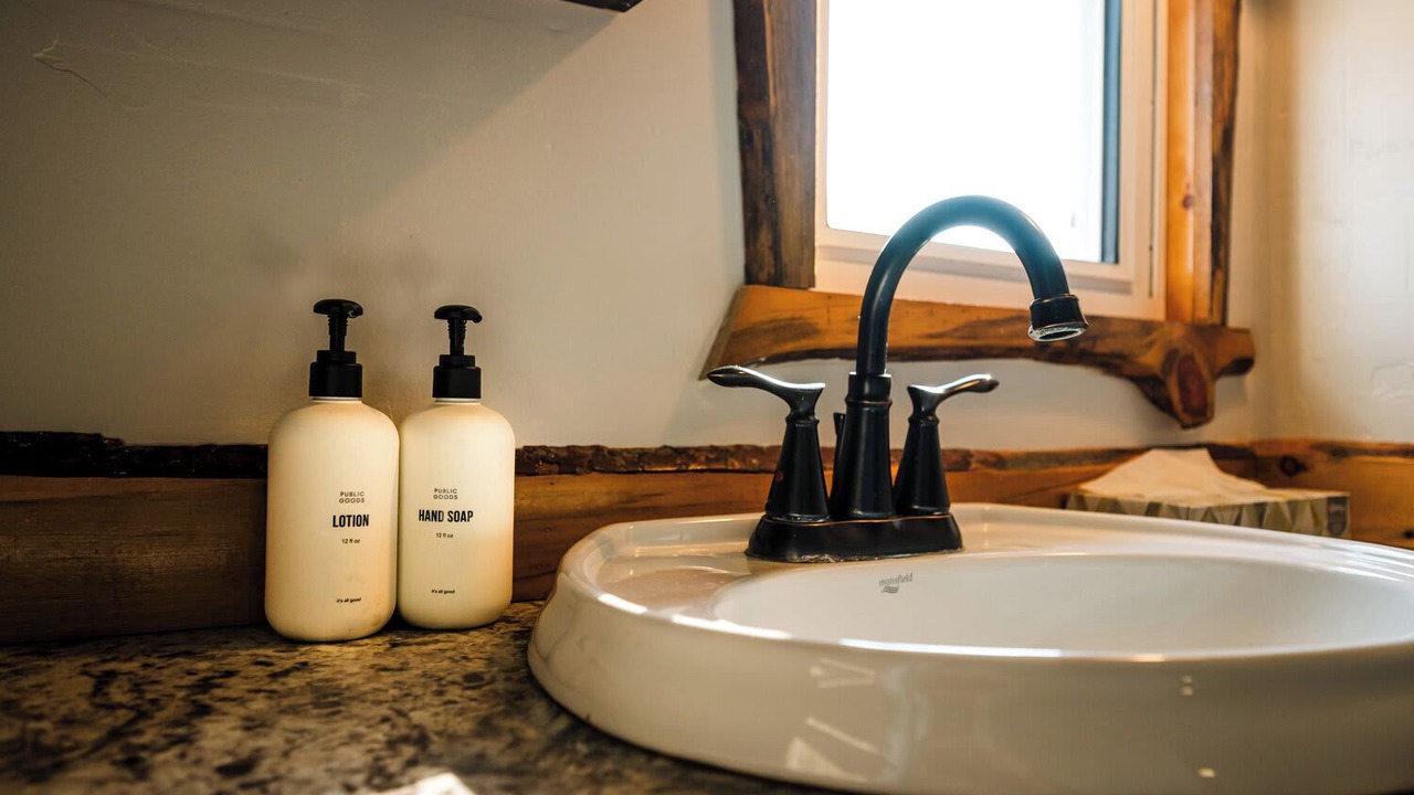 Photo of Bathroom in Saddlestring