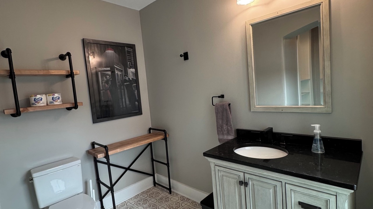 Photo of Bathroom in Babe Denny