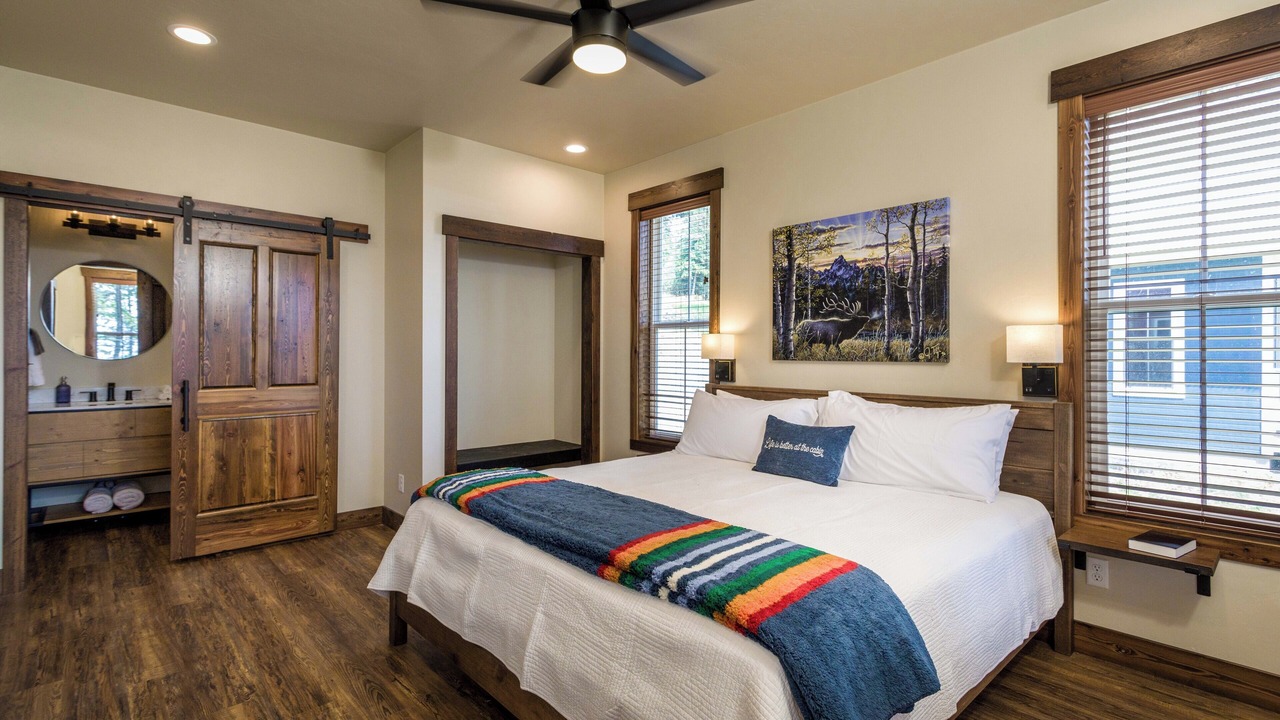 Photo of Bedroom in Lakeside