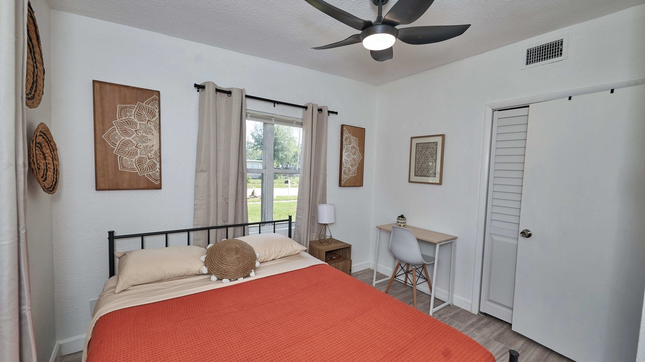 Photo of Bedroom in Whispering Oaks