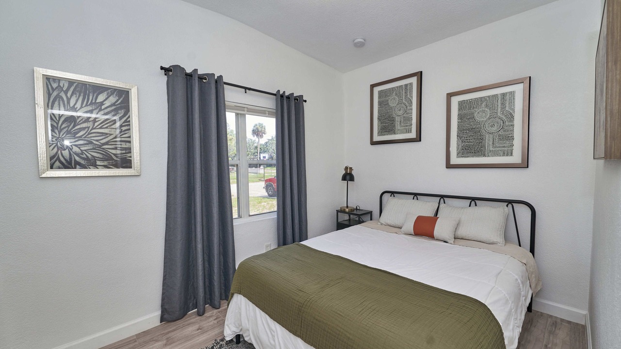 Photo of Bedroom in Whispering Oaks