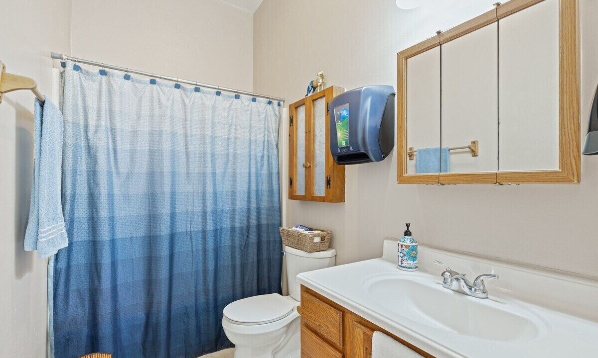 Photo of Bathroom in Babe Denny