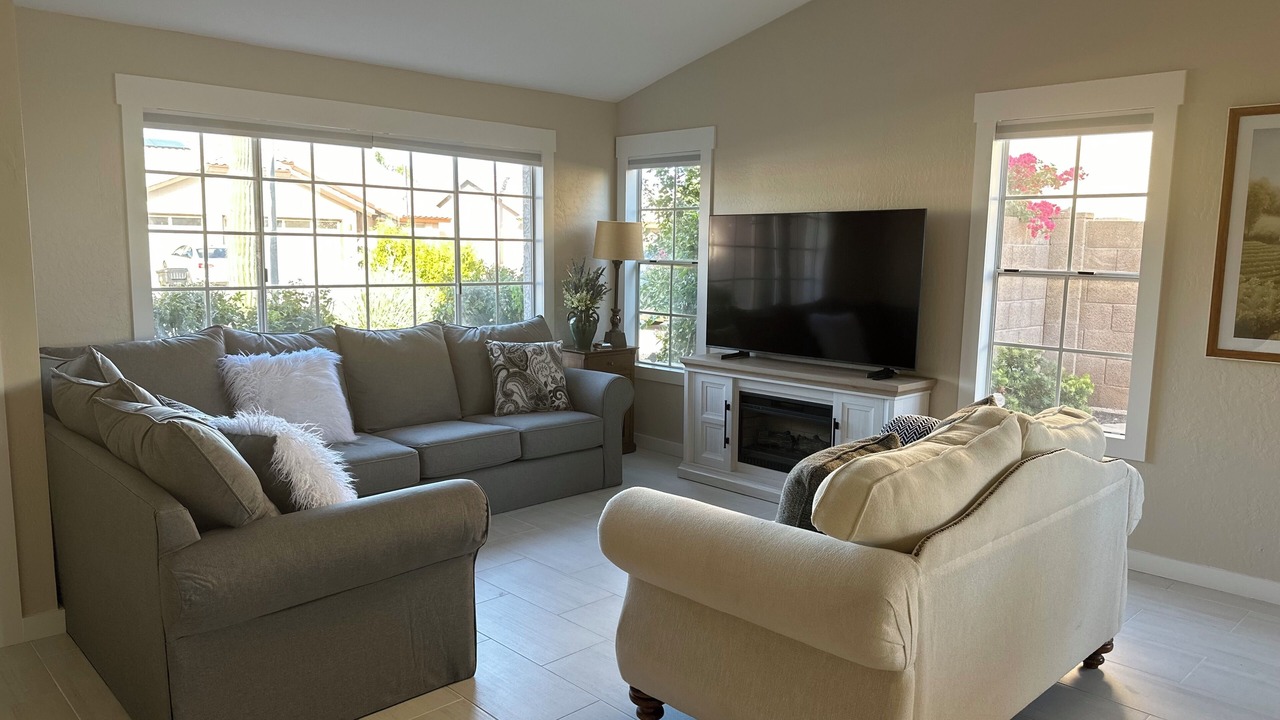Photo of Livingroom in Alta Mesa