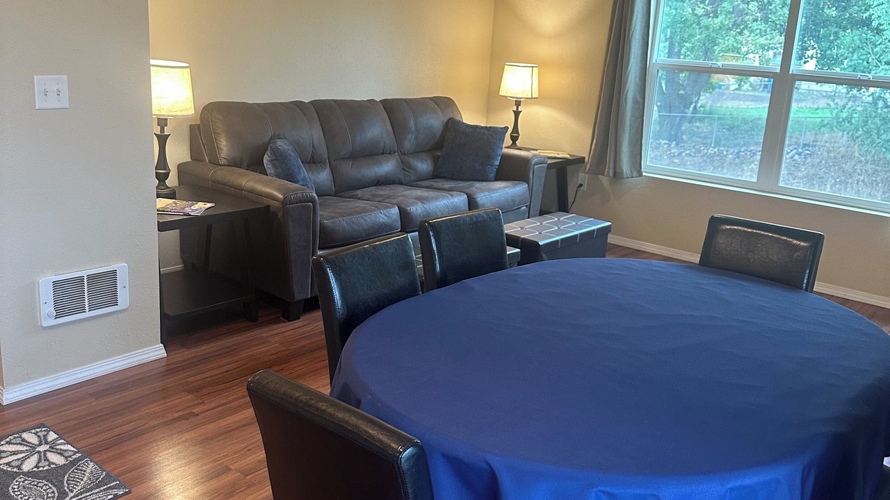 Photo of Livingroom in Franklin to the Fort