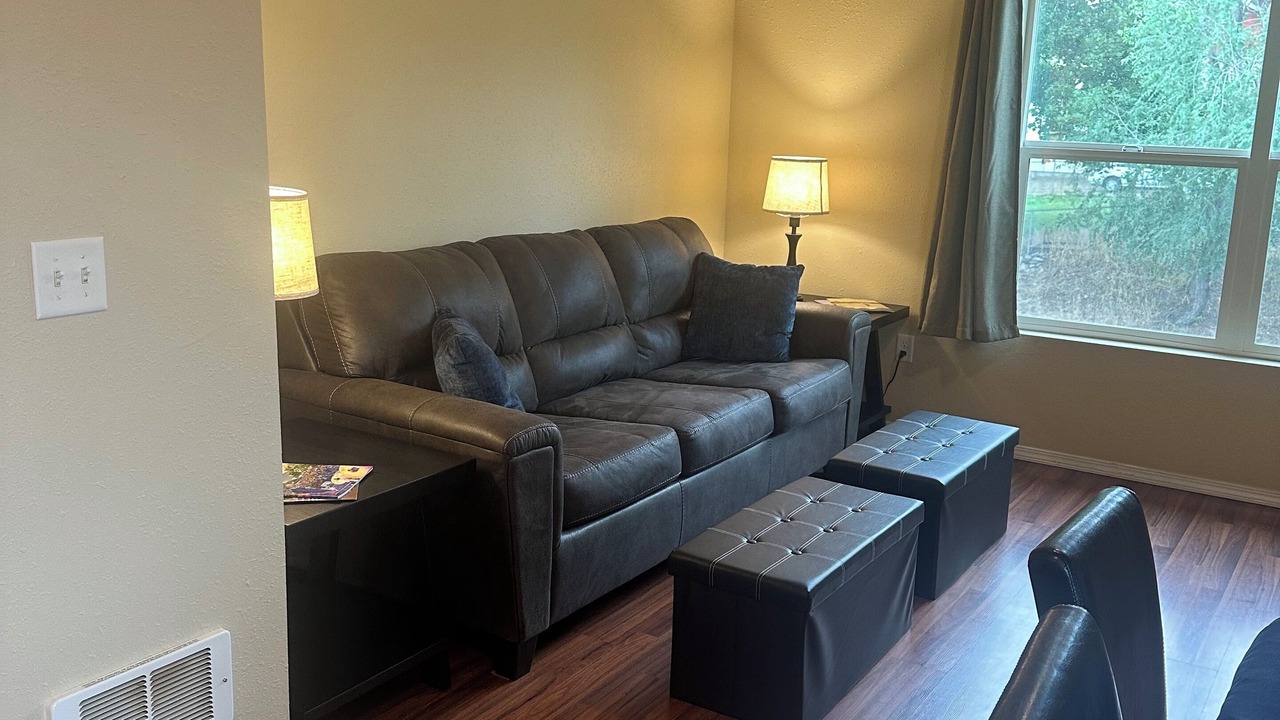 Photo of Livingroom in Franklin to the Fort