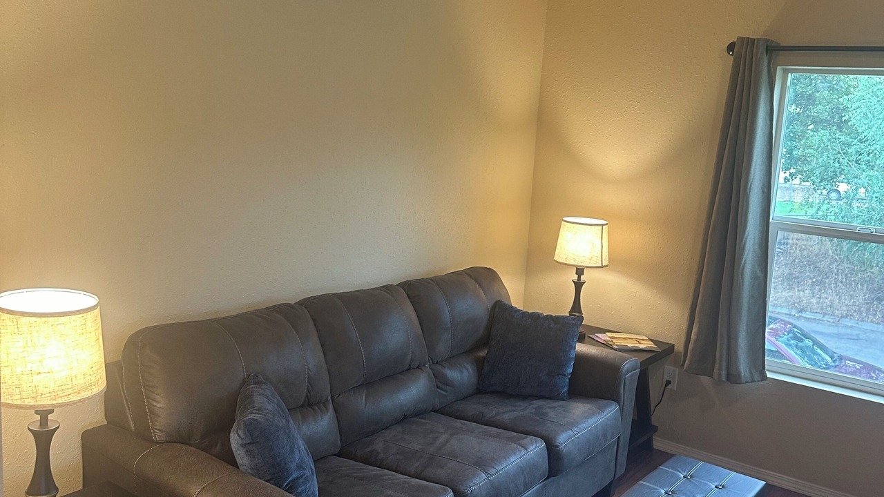 Photo of Livingroom in Franklin to the Fort