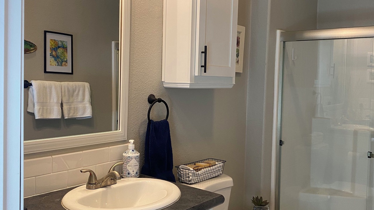 Photo of Bathroom in Gardiner