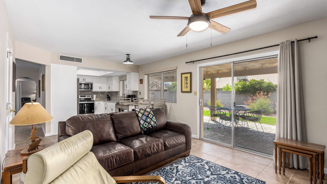 Photo of Livingroom in Dobson Ranch