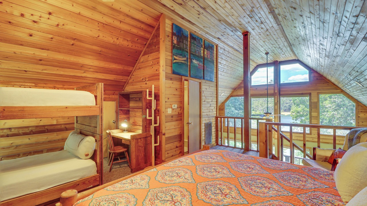 Photo of Bedroom in Greers Ferry