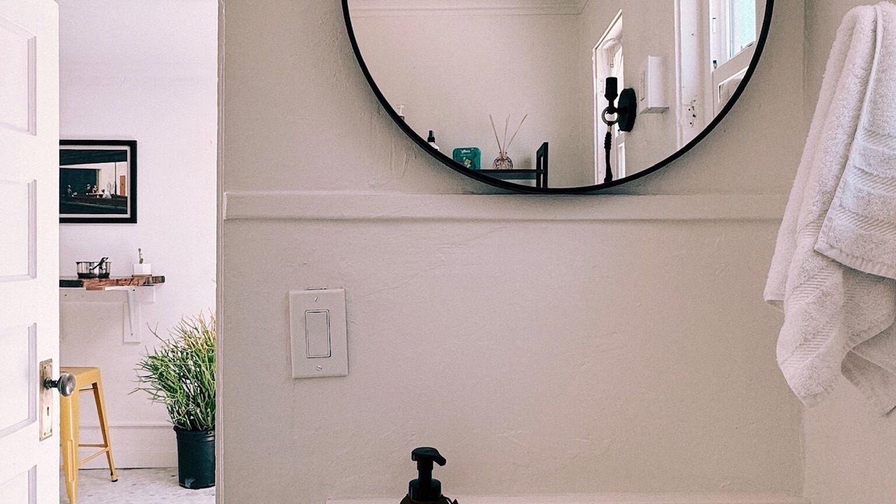 Photo of Bathroom in Depot Bench