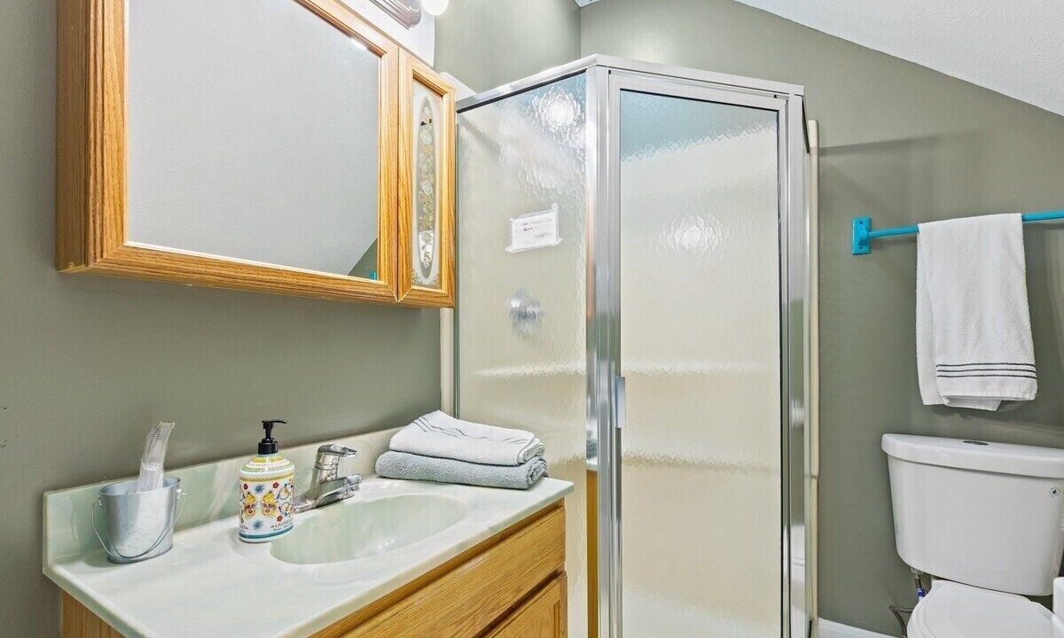 Photo of Bathroom in Babe Denny