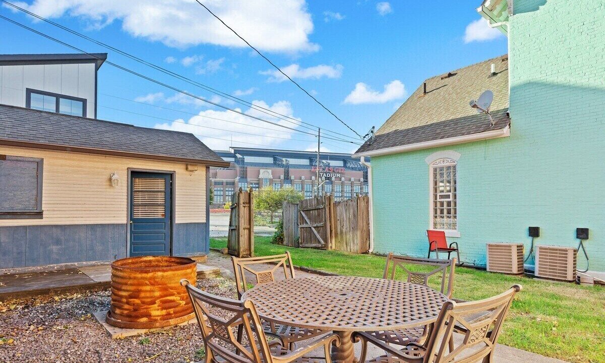 Photo of Outdoor in Babe Denny