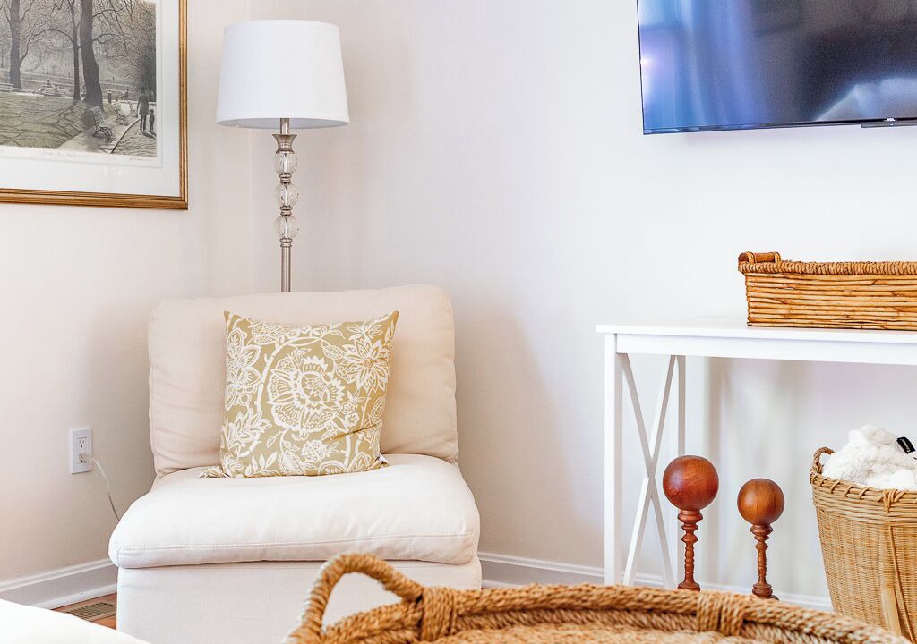 Photo of Livingroom in State College