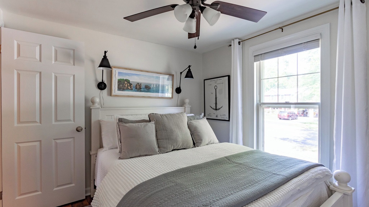 Photo of Bedroom in State College