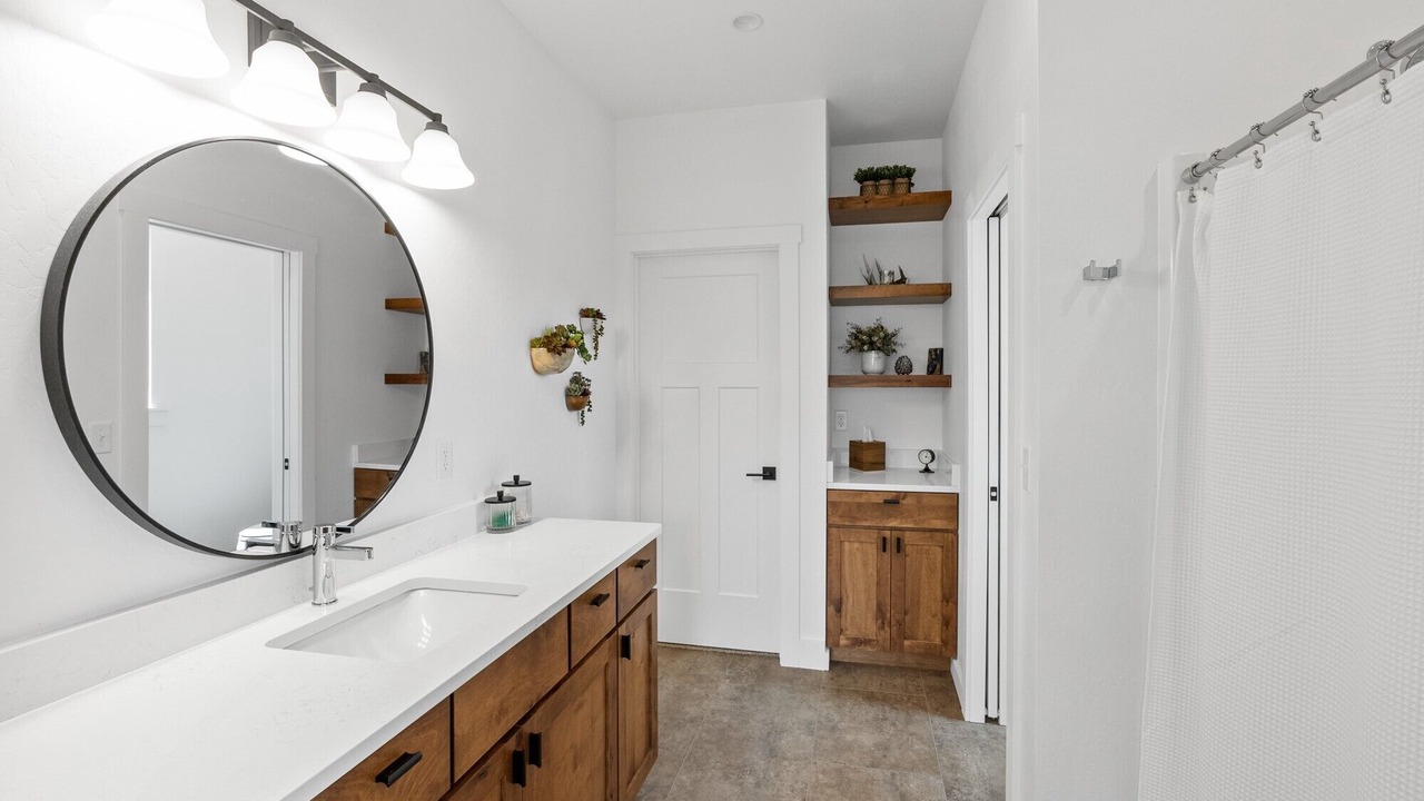 Photo of Bathroom in Gardiner