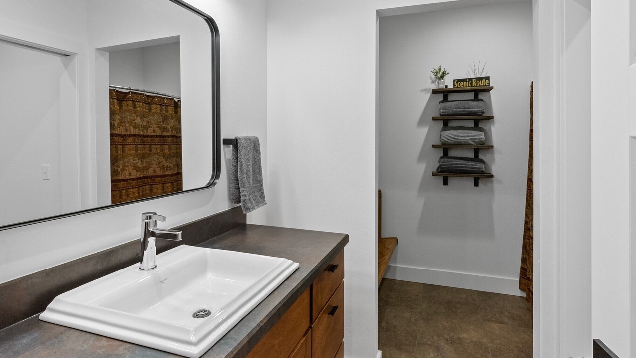 Photo of Bathroom in Gardiner
