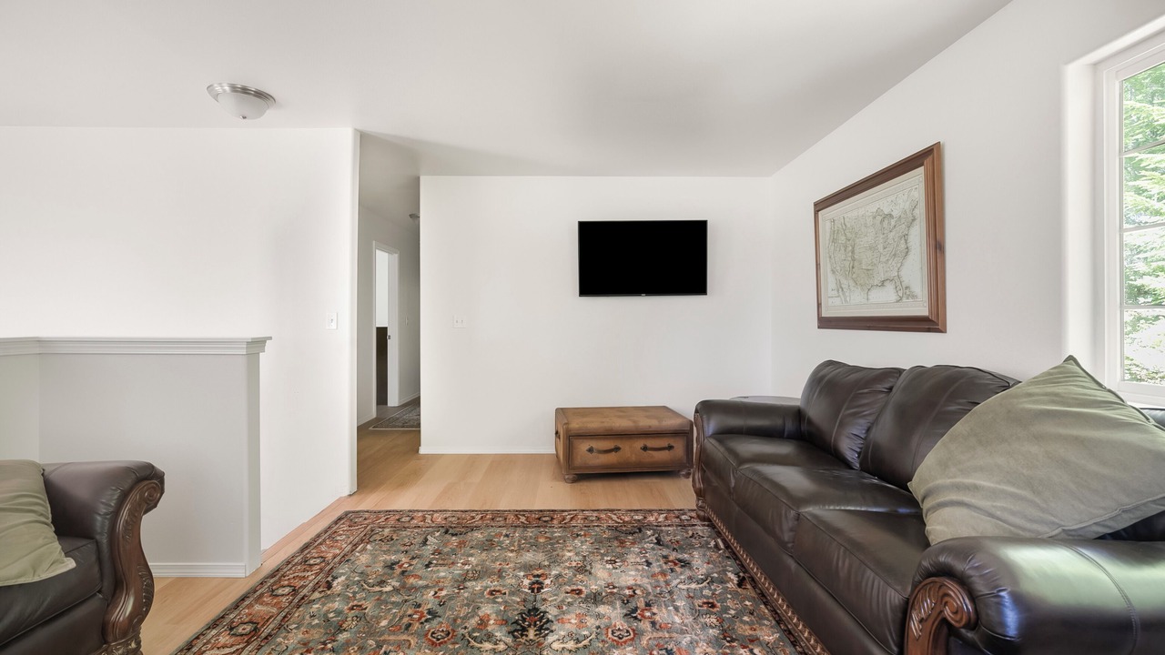 Photo of Livingroom in Puget Sound