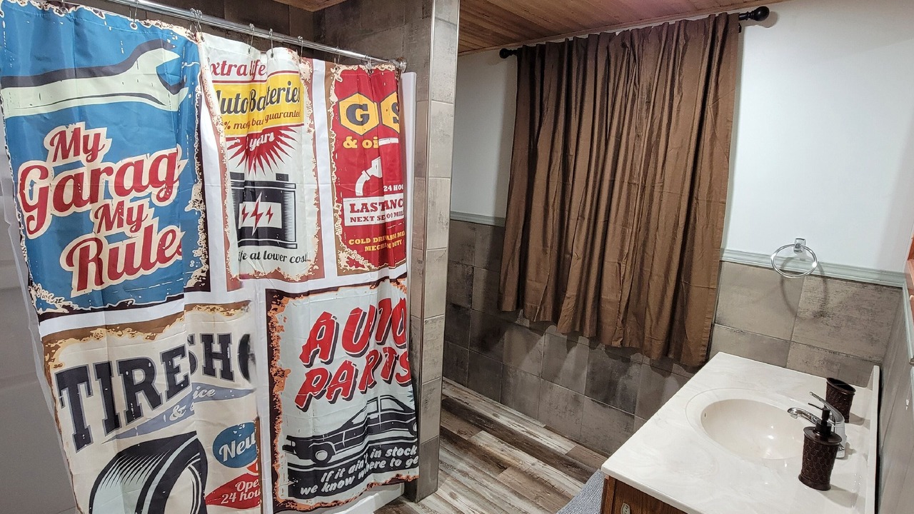 Photo of Bathroom in Hettinger