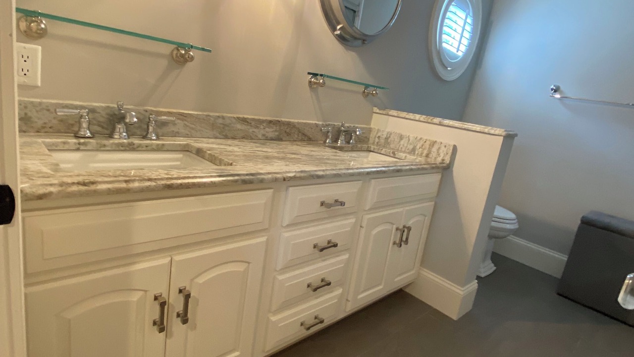 Photo of Bathroom in Seconsett Island
