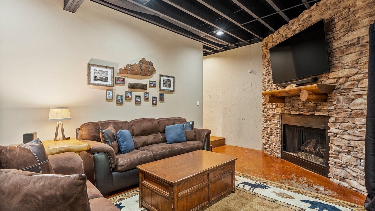 Photo of Livingroom in Cub Run
