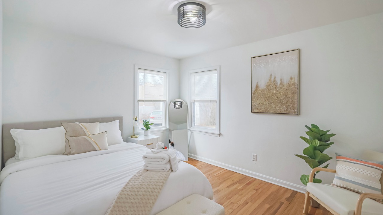 Photo of Bedroom in Cuyahoga Falls
