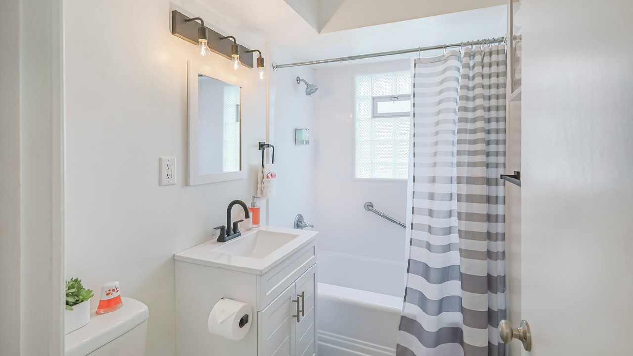 Photo of Bathroom in Cuyahoga Falls