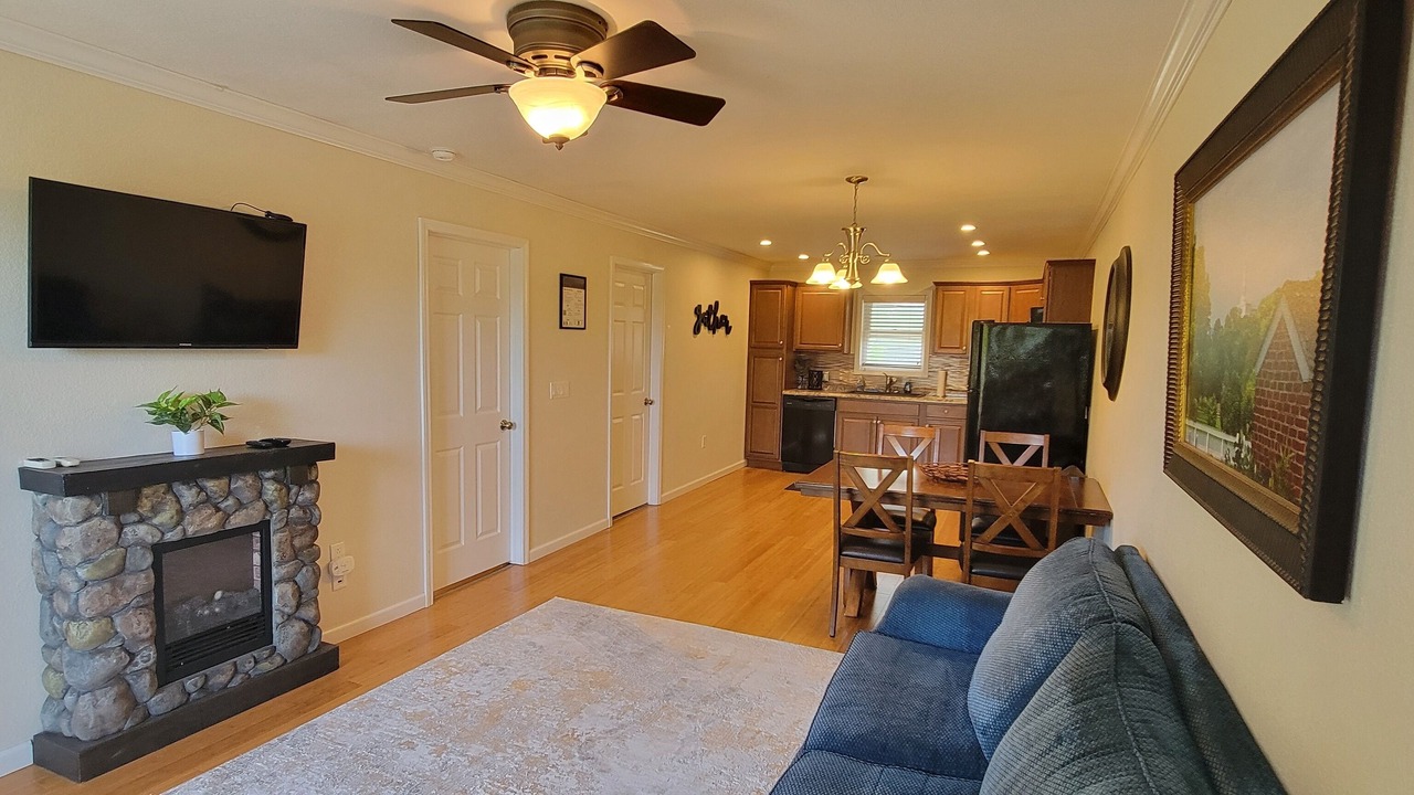 Photo of Livingroom in Nauvoo