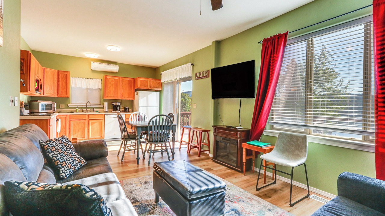 Photo of Livingroom in Harrison