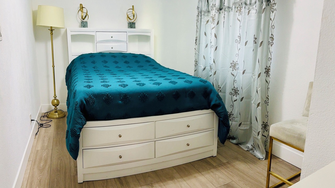 Photo of Bedroom in Glendale