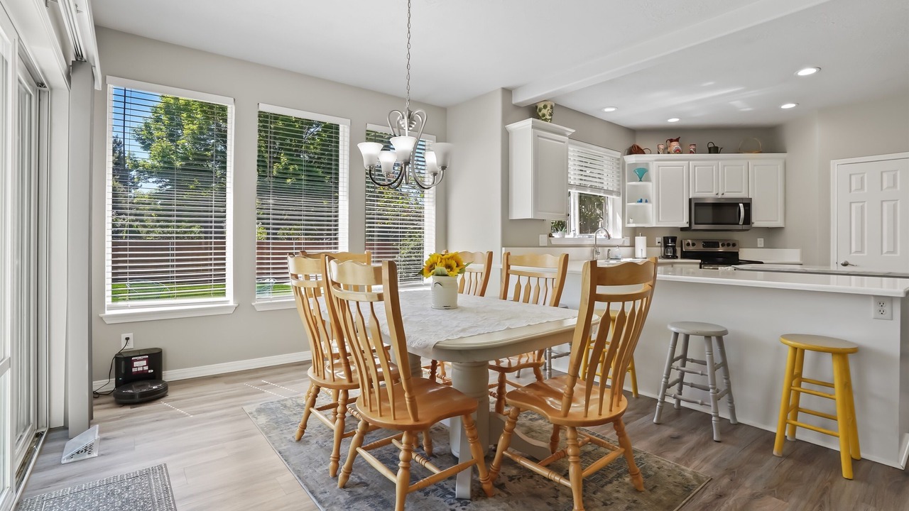 Photo of Livingroom in Eagle